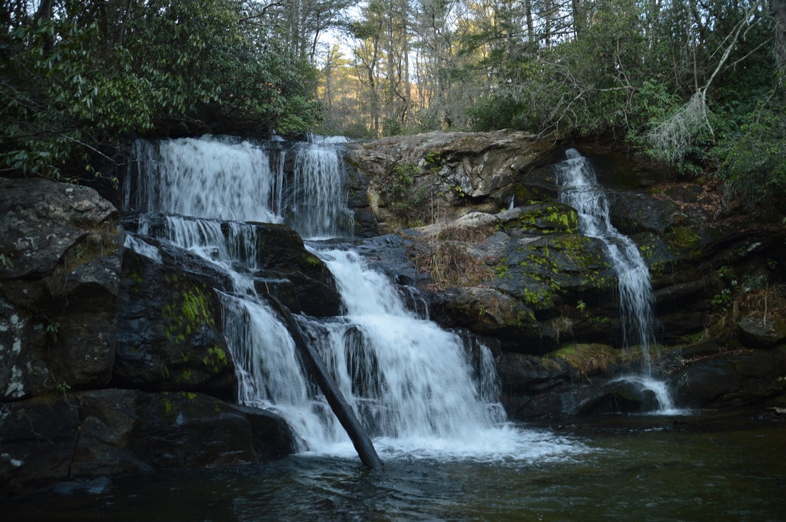 Hemlock Falls waterfall cascading over mossy rocks