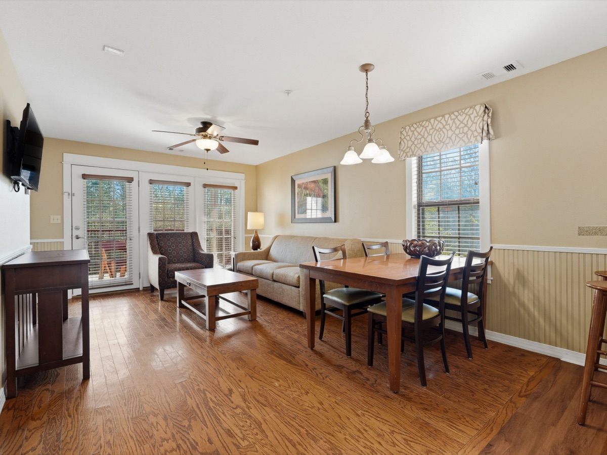 Cabin Suite living and dining area