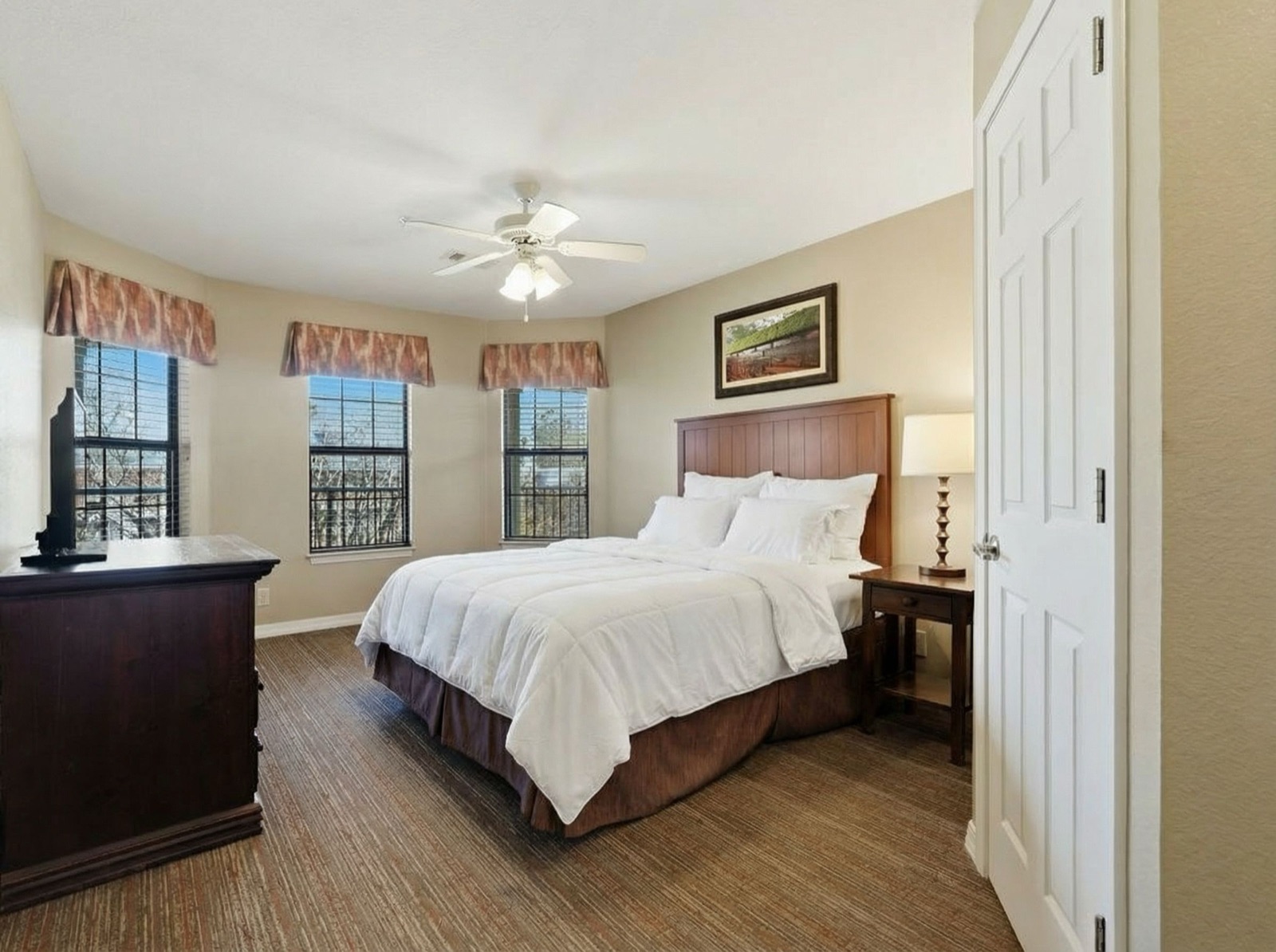 Cabin Residence master bedroom