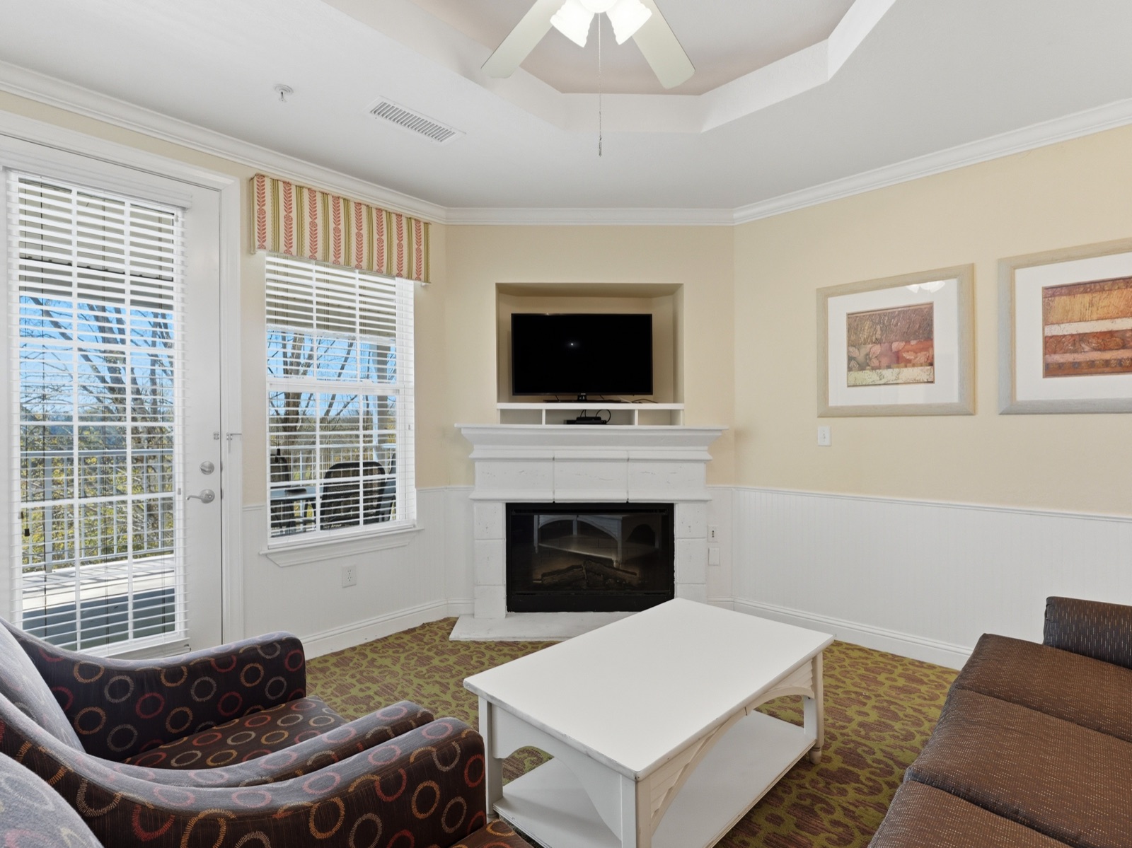 Presidential Penthouse fireplace and TV